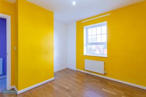 Bedroom- click for photo gallery